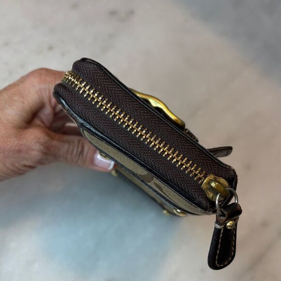 Coach Wallet RARE Zoe Brown Full Zip double Gold Buckles Multi Compartment - Picture 9 of 16